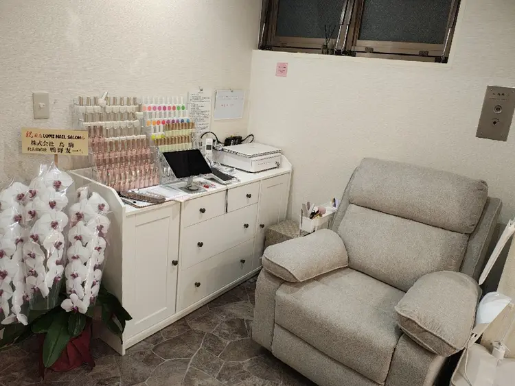 Lumi Nail 池袋東口サンシャイン店の内観・外観3