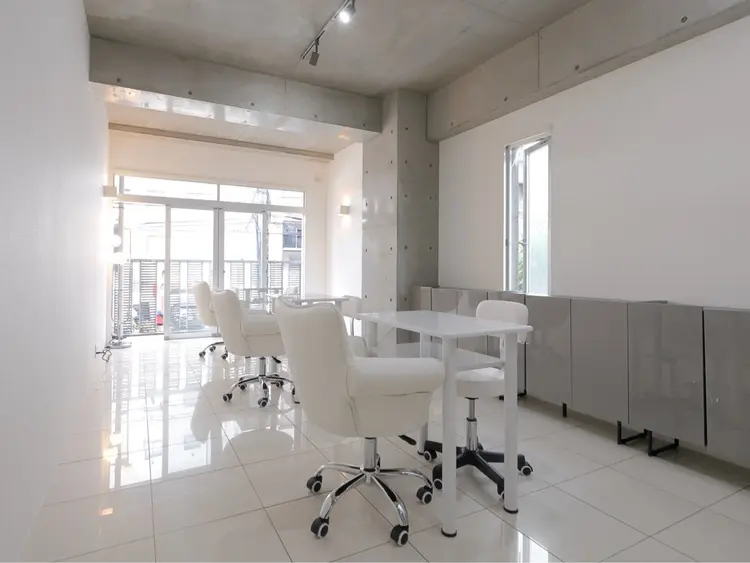 NAIL DOT STUDIO 堺筋本町の内観・外観3