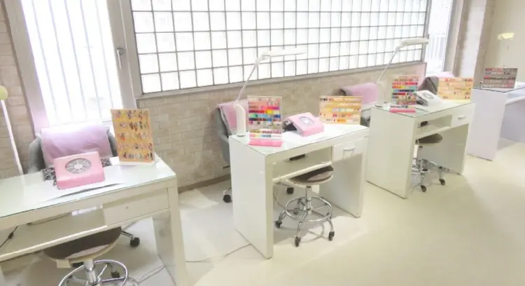 Nail eimの内観・外観1