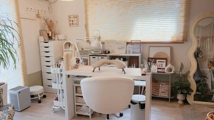 July nail salonの内観・外観1