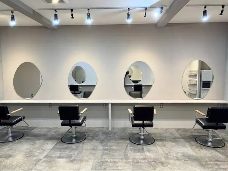 髪質改善＆トリートメント　over hair姫路店の内観・外観2