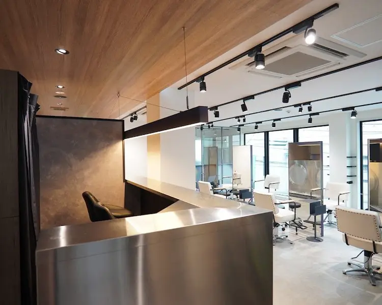 Qin share salon 原宿店の内観・外観2