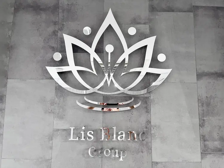 アイ＆ネイルサロン リスブラン 日本橋小伝馬町店の内観・外観1