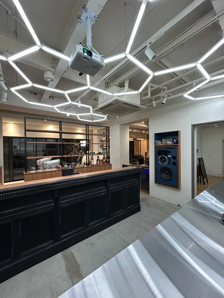 BARBERSHOP DALIE thirdの内観・外観1