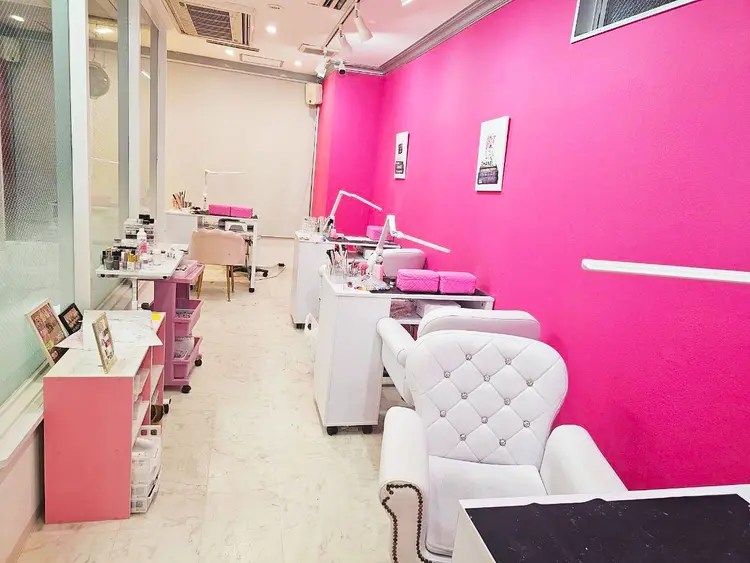 Nail&Eyelash My+ アメ村心斎橋店の内観・外観1