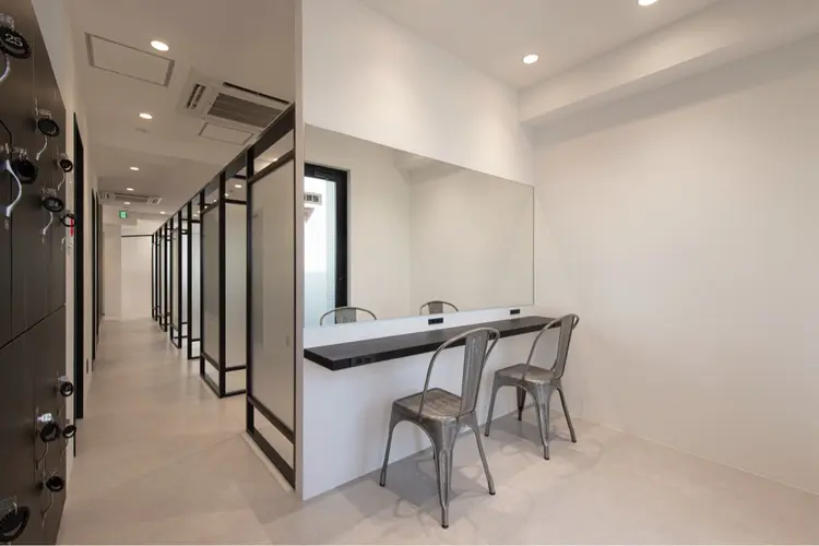 SALOWIN 横浜店の内観・外観3