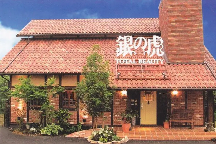 銀の虎美容室大木店の内観・外観1