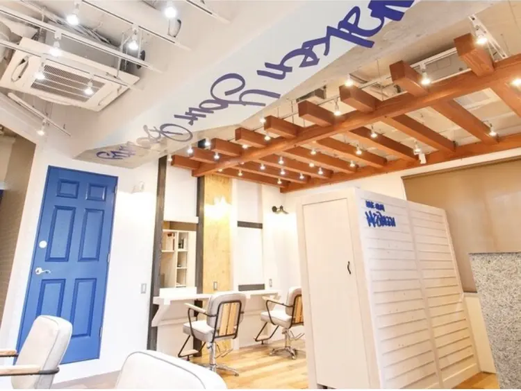 Aube Hair McQueenの内観・外観1