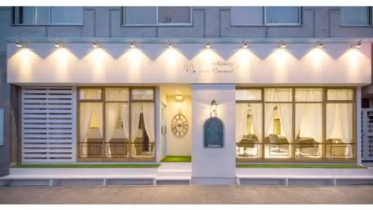 sanctuary  南森町店の内観・外観1