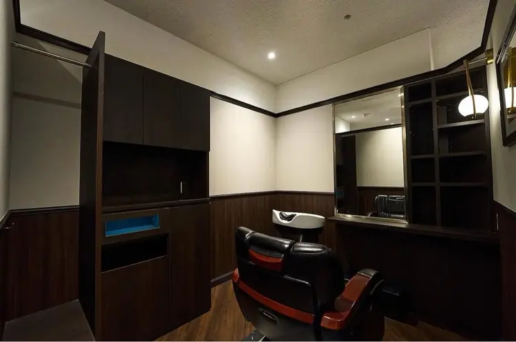 LAVIE NEW STANDARD BARBER 秋葉原店の内観・外観2