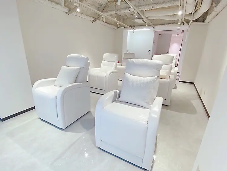 esネイルの内観・外観2