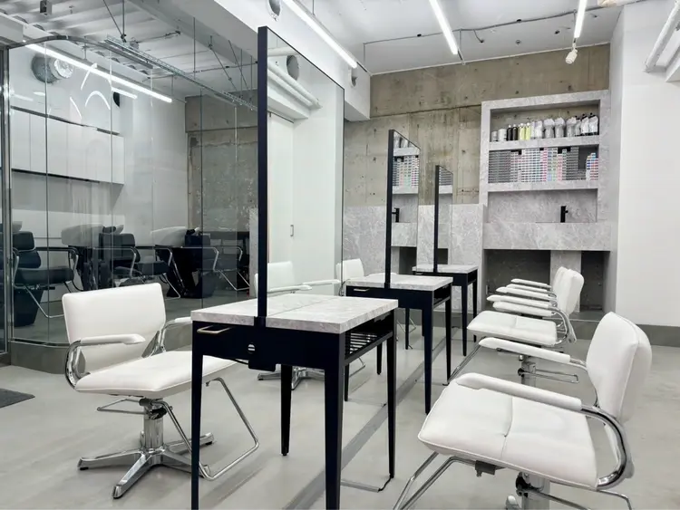 Fiventの内観・外観1