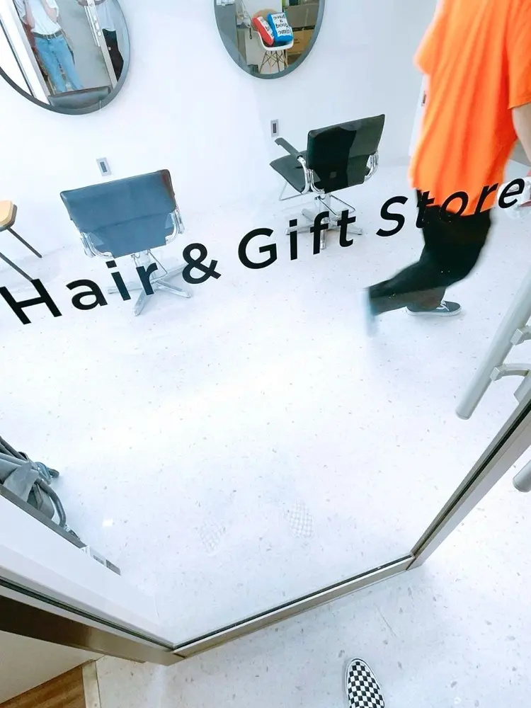 WAVEY ft.fifth MENS SALON横浜西口の内観・外観2