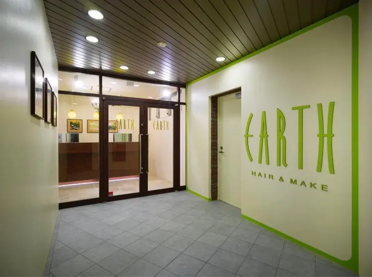 EARTH菊名店の内観・外観1