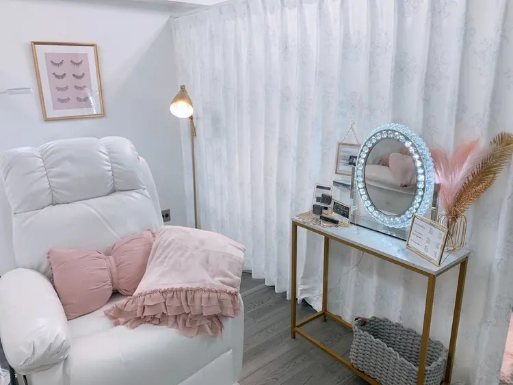 まつげパーマと眉毛の専門店L’iri me調布店の内観・外観1