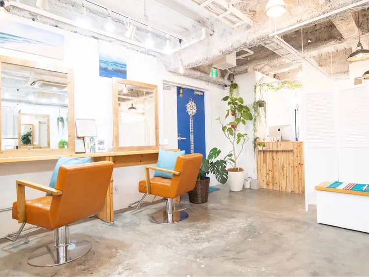 hair living liko池袋西口店の内観・外観1