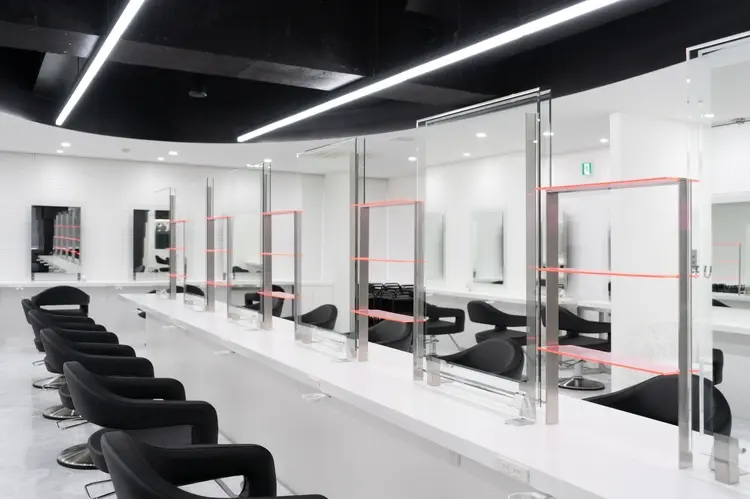 SALOWIN 宇田川店の内観・外観2