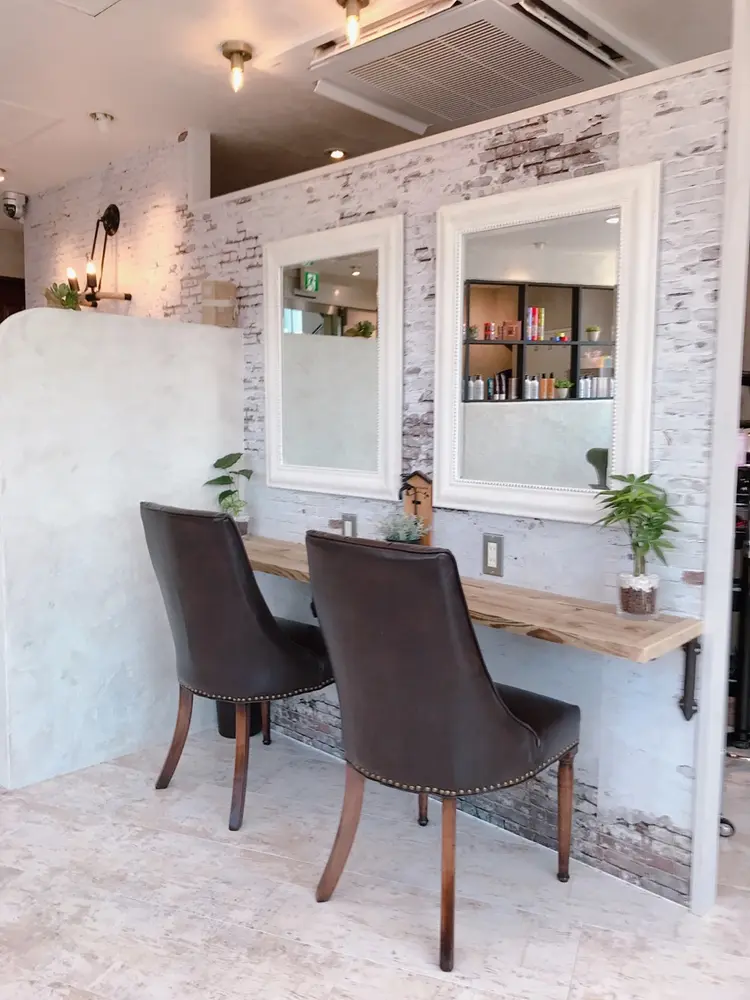 Agu hair emaの内観・外観1