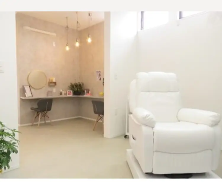 ｃａｒｅ　ｓａｌｏｎ　ＬＩＴの内観・外観1