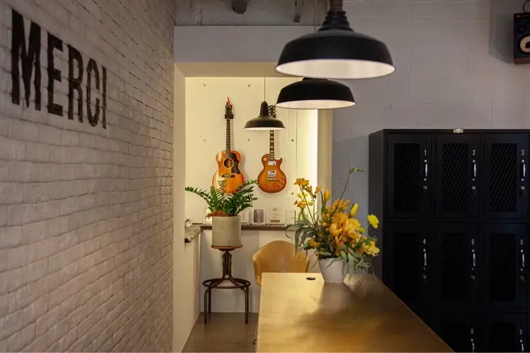 MERCIの内観・外観1