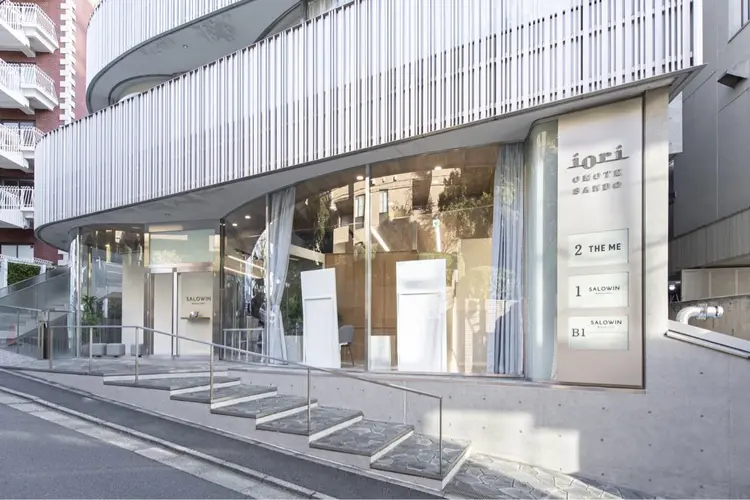 SALOWIN原宿iori店の内観・外観1