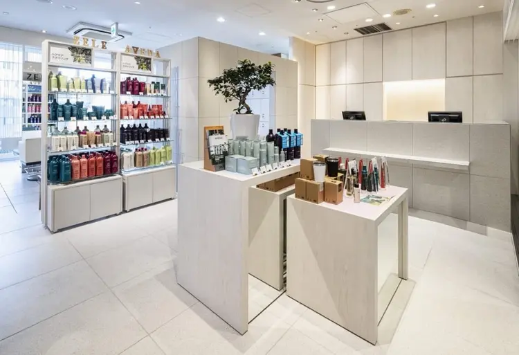 ZELE AVEDA 浦和パルコの内観・外観2