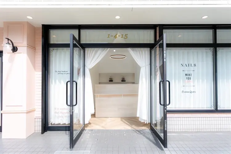 REMIA 上大岡店の内観・外観1