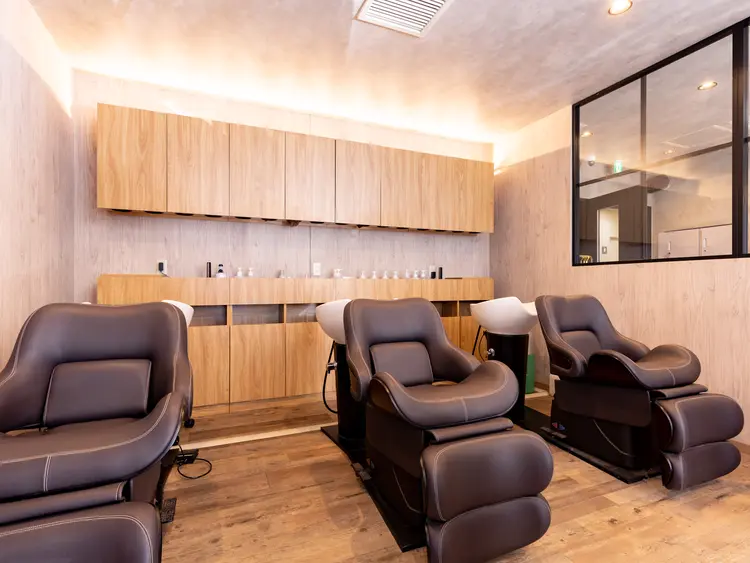 【ヘアケア特化型サロン】newi 梅田の内観・外観3