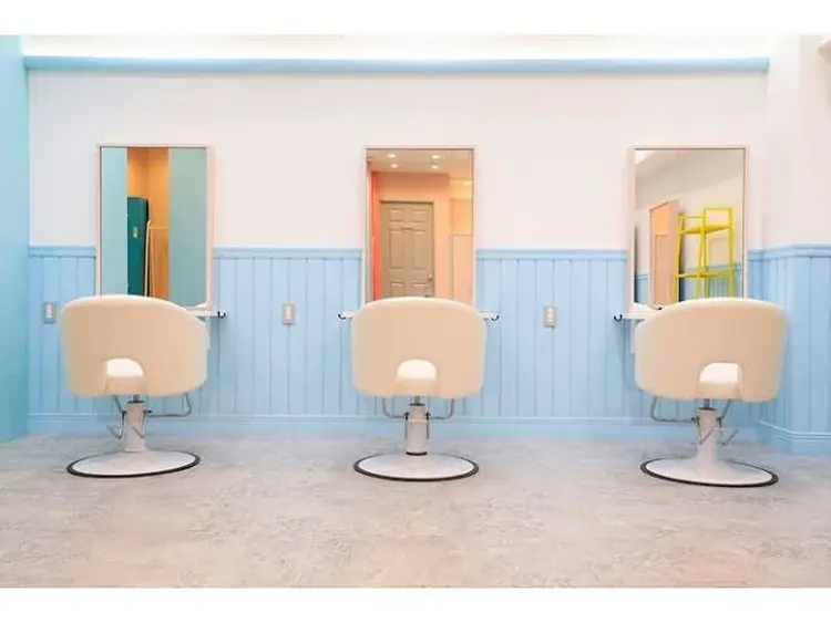 Agu hair lynx 大塚店の内観・外観1