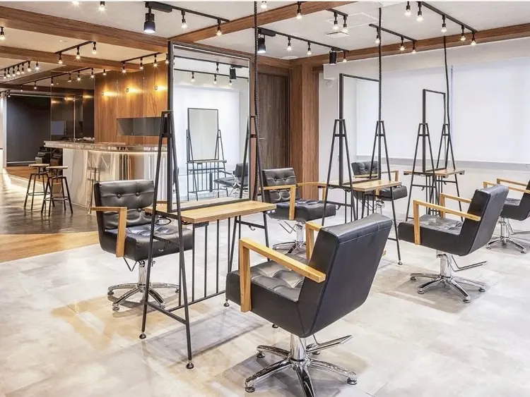 elima横浜西口の内観・外観1