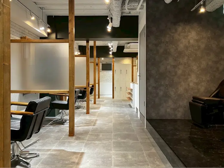 1% 髪質改善&リメイクカラーの内観・外観3