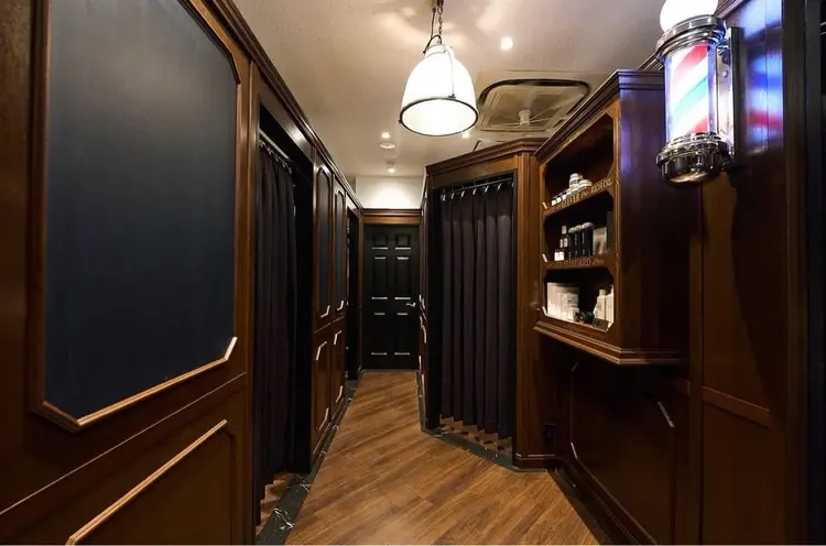 LAVIE NEW STANDARD BARBER 秋葉原店の内観・外観1