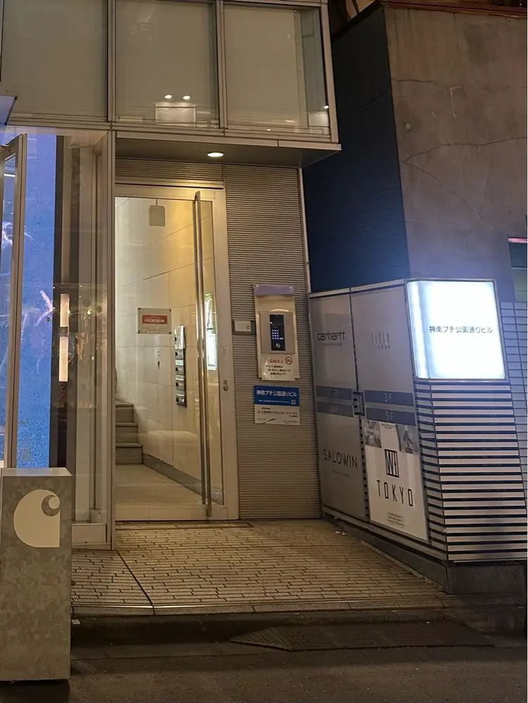 SALOWIN渋谷神南店の内観・外観2