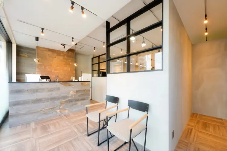 La fith hair glow 中百舌鳥店の内観・外観2