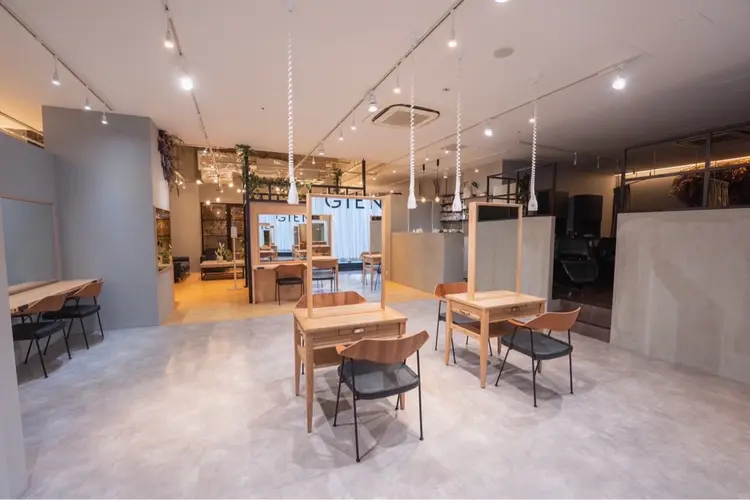 GIEN  smart salon by milbon NU 茶屋町+の内観・外観2