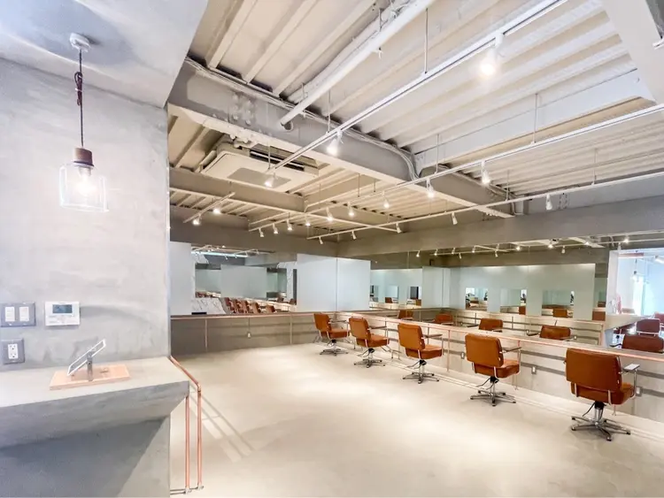 SHEA表参道店の内観・外観1