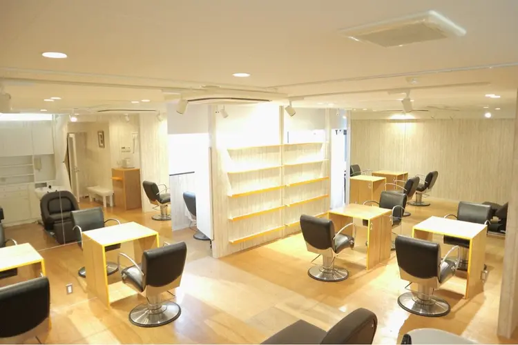 大阪なんば 骨格診断カット PEACE by CITA【ピース バイ シータ】の内観・外観1