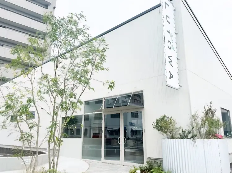 and Lutowaの内観・外観1