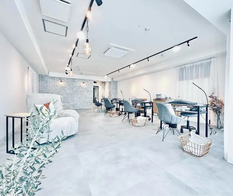 nail salon tiffin【ティフィン】の内観・外観1