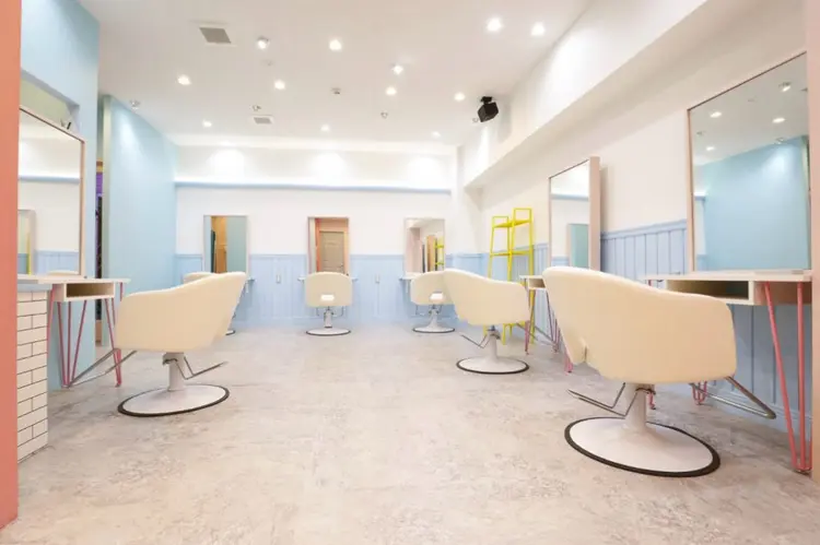 Agu hair lynx 大塚店の内観・外観2