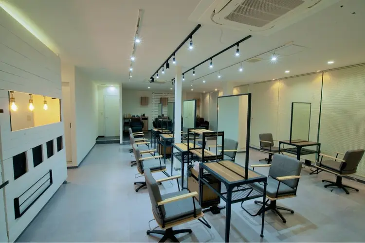 beauty salon Lillの内観・外観1