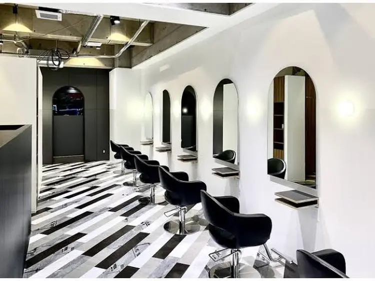 APHRODITE GINZA 秋葉原店の内観・外観1