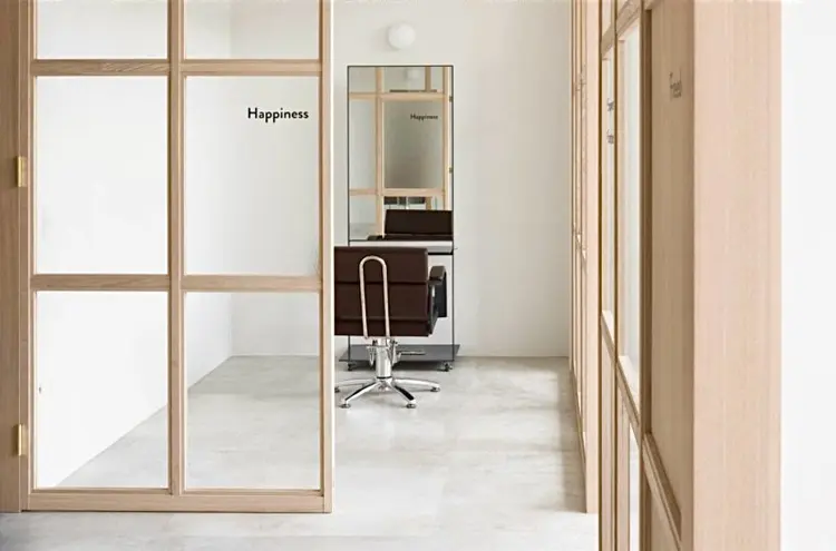 GO TODAY SHAiRE SALON 原宿Stella店の内観・外観1