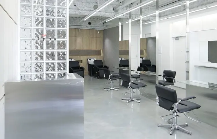men's salon alpha 新宿の内観・外観1
