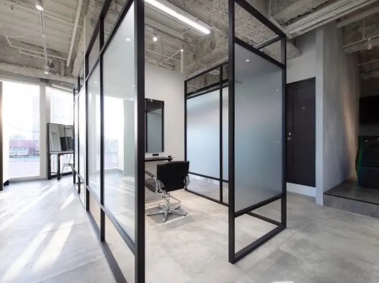 SALOWIN池袋店の内観・外観1