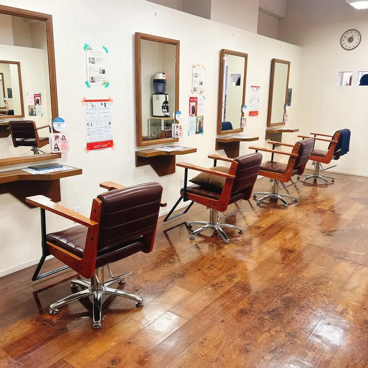 T.C.Space 武蔵新城店の内観・外観1