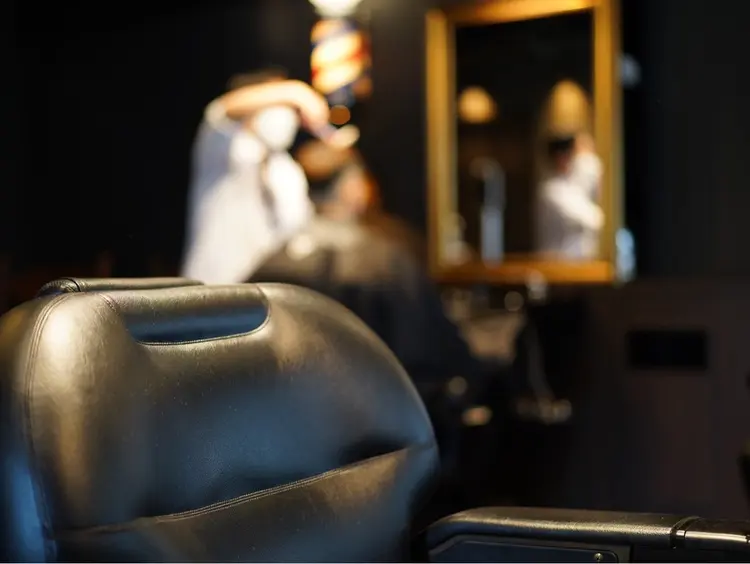 KINGSMAN TOKYO BARBERSHOP 2ndの内観・外観1