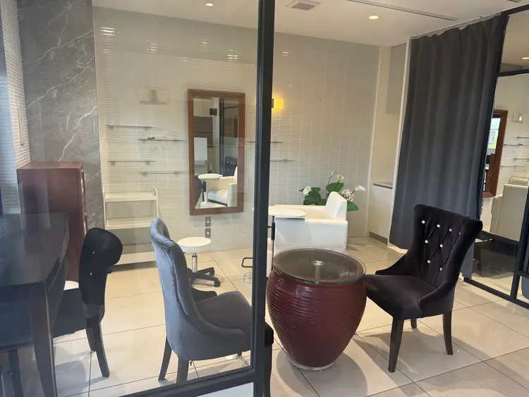 nailsalon  MINERVAの内観・外観2