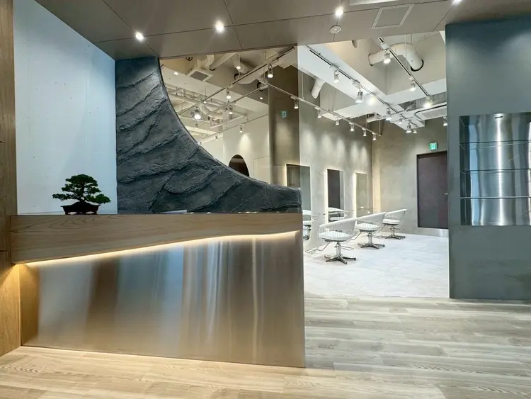 GO TODAY SHAiRE SALON  本店の内観・外観1