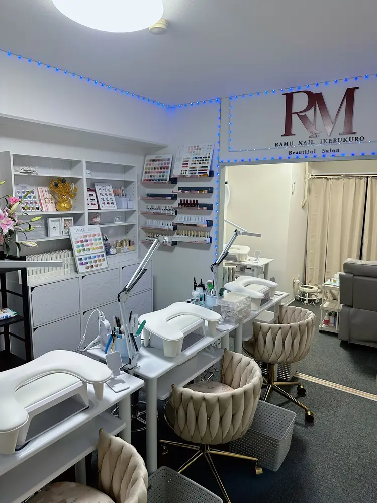 RAMU Nail 池 袋 店の内観・外観3
